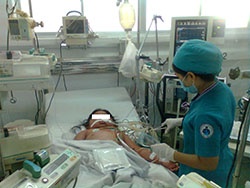TP.HCM: Cứu sống bệnh nhi bị sốc sốt xuất huyết nặng