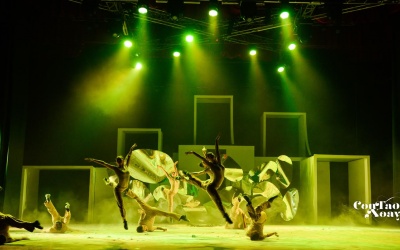 Công diễn vở múa đương đại “Con tạo xoay” tại Hà Nội