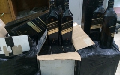 Thu giữ rượu ngoại không rõ nguồn gốc