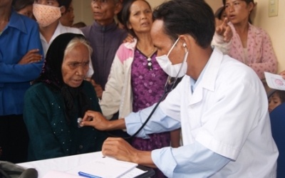 Đắk Nông thu hút và đãi ngộ cán bộ y tế về tỉnh công tác