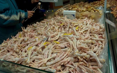 Đường đi vòng của những lô chân gà bẩn