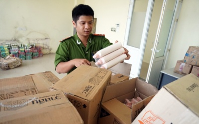 Thu giữ lô hàng mỹ phẩm không rõ nguồn gốc