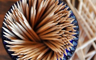 Nuốt tăm nhọn, 1 trẻ phải cấp cứu