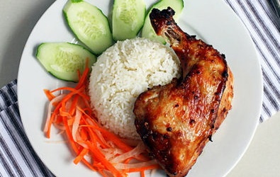 Cơm gà nướng vàng ươm hấp dẫn