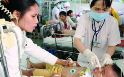 Sốt xuất huyết lan rộng:  Đáng lo không kém cúm A