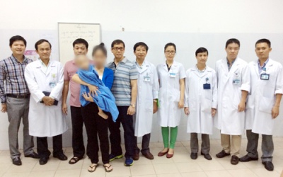 Cấy điện cực ốc tai cho trẻ câm điếc