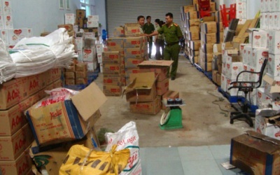 Bắt hơn 7 tấn bột ngọt giả ở Bình Định