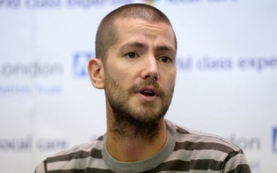 Ebola: Nhân viên y tế người Anh hiến máu cứu bệnh nhân Mỹ