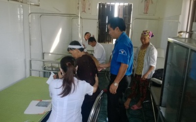 Khám, cấp thuốc miễn phí cho người nghèo ở Hà Tĩnh