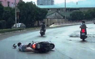 Bị giật túi xách, một phụ nữ tử vong