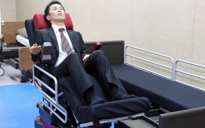 Nhật Bản ra mắt robot giường nằm dành cho người khuyết tật