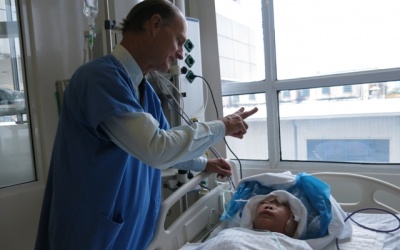 Phẫu thuật tạo hình cho bệnh nhân khuyết hộp sọ và sống mũi