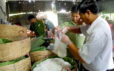 Phát hiện 2 mẫu bún có hóa chất tẩy trắng