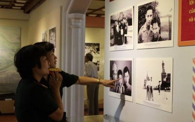 Triển lãm hơn 200 tài liệu về Đại tướng Lê Trọng Tấn