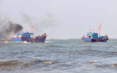 Nổ tàu cá, 3 người chết và mất tích