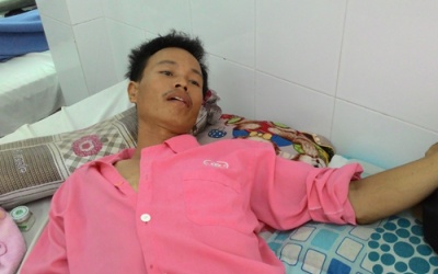 3 bố con bị liệt do uống tiết nưa pha rượu