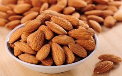 Nghi án thay vỏ bánh hạnh nhân sắp hết hạn 