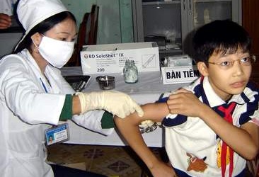 Học sinh nhập viện sau khi tiêm vaccine Sởi - Rubella