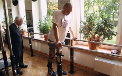 Bị liệt vẫn có cơ hội đi lại