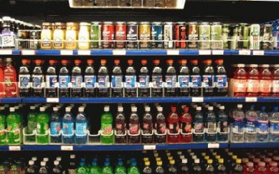 Uống 2 lon soda mỗi ngày sẽ có tác hại như hút thuốc