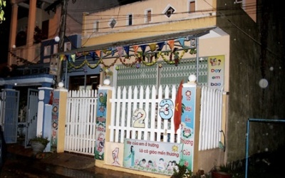 Bé 16 tháng tuổi sặc cháo tử vong tại nhóm trẻ gia đình