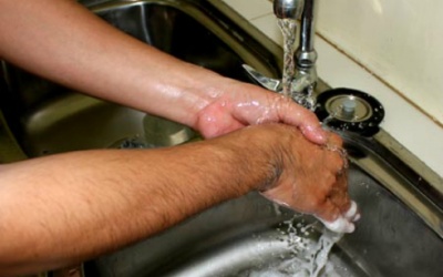 Hơn 50% nhân viên y tế không rửa tay sau khi làm việc