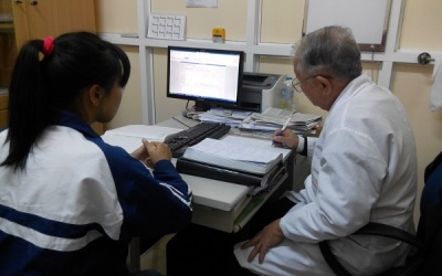 Mục sở thị tại phòng khám Giáo sư