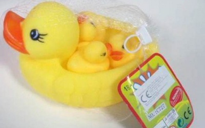Đồ chơi vịt nhựa chứa chất gây nguy hiểm