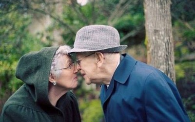 Ai bảo già là không thể... 'sướng'