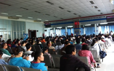 Vé tàu tết: Mua 1 vé tốn 2 ngày