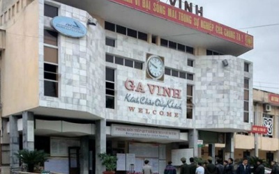 Ga Vinh cháy lớn vì bị đổ xăng phóng hỏa