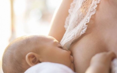 Cho con bú – giảm 20% ung thư vú