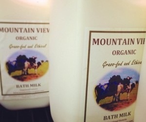 Bé 3 tuổi chết vì uống “sữa làm đẹp”