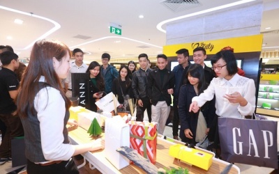 Tràng Tiền Plaza mở cửa trở lại với hàng 'bình dân'