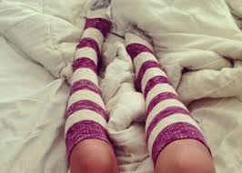 Đi tất khi ngủ: Cẩn thận mang bệnh