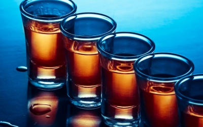 Ngộ độc rượu giết chết 6 người mỗi ngày