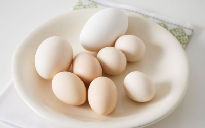 Người bị cholesterol cao vẫn ăn được trứng?