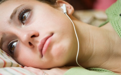 Tâm trạng xuống dốc? Hãy nghe nhạc buồn!