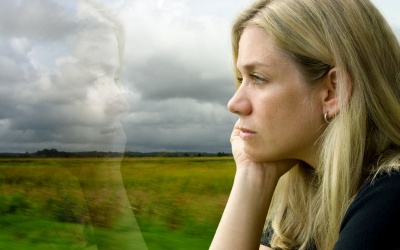 'Tắt' kinh, dính luôn trầm cảm