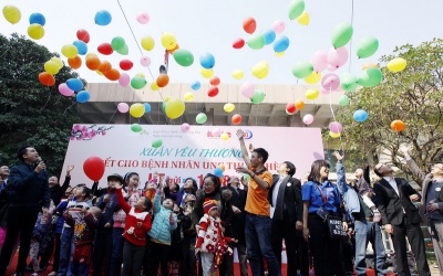 Đem tết cho bệnh nhân ung thư nghèo