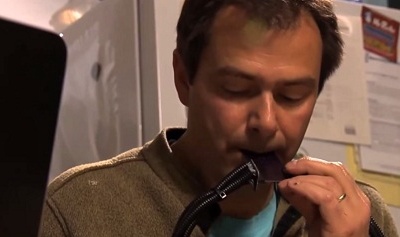 Người điếc có thể nghe bằng... lưỡi?