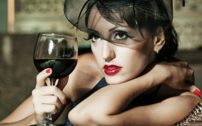 Người dân nước nào uống nhiều rượu vang nhất?