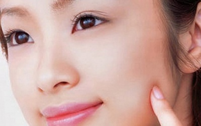 Có nên tẩy mụn bằng nước tiểu?