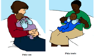 Vỗ ngực giúp trẻ viêm phổi mau khỏi