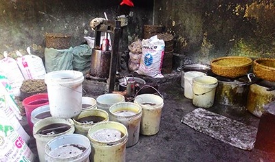 Tiêu hủy hơn hai tấn mỡ lợn, mỡ nước bẩn