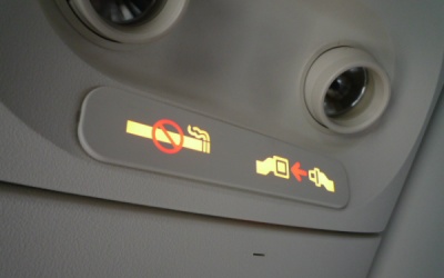 Bị phạt 3 triệu đồng vì hút thuốc trên máy bay