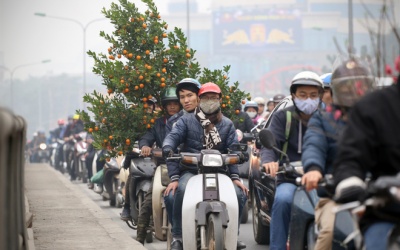 Cận Tết, đường phố Hà Nội ùn tắc nghiêm trọng