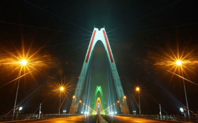 Cấm phương tiện trên cầu Nhật Tân khi bắn pháo hoa