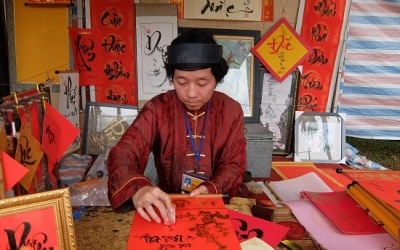 Náo nức đi xin chữ ông đồ ngày mùng 1 Tết