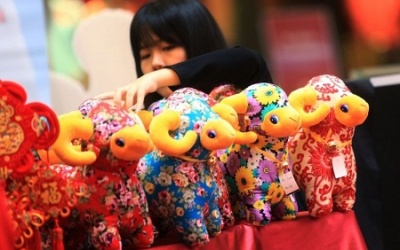 Báo chí phương Tây “rối tung” ngôn ngữ với... năm Mùi